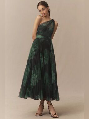 HUTCH Phillippa One Shoulder A-Line Maxi Dress in Green 6